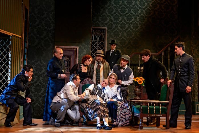 De Perto Ninguém é Normal