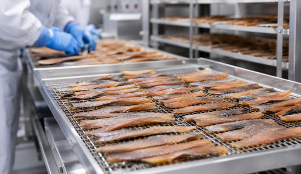 Как выбрать надежного производителя копченой рыбной продукции