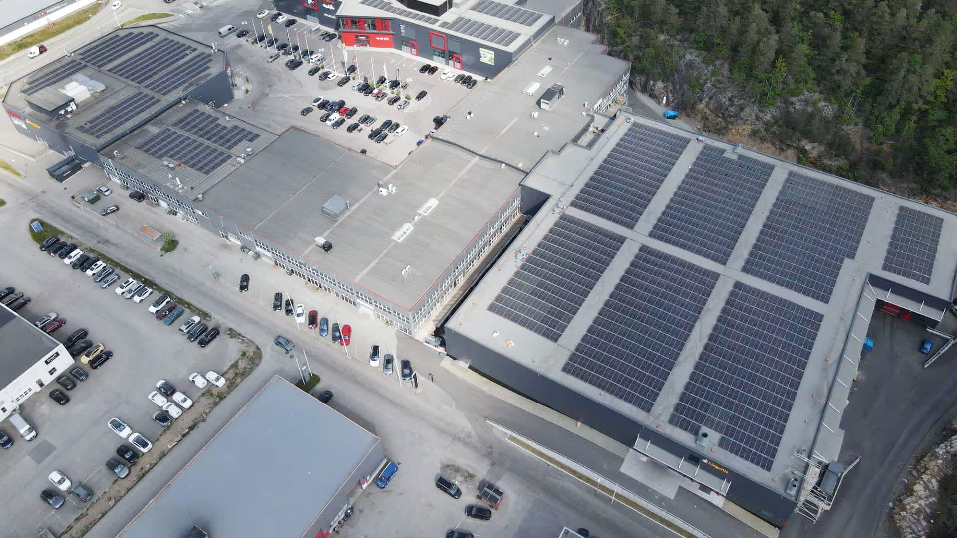 Norges största solcellsanläggning för bostadsrättsföreningar