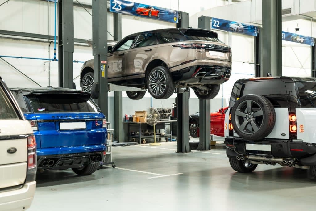 car repair workshops in Al-Quoz