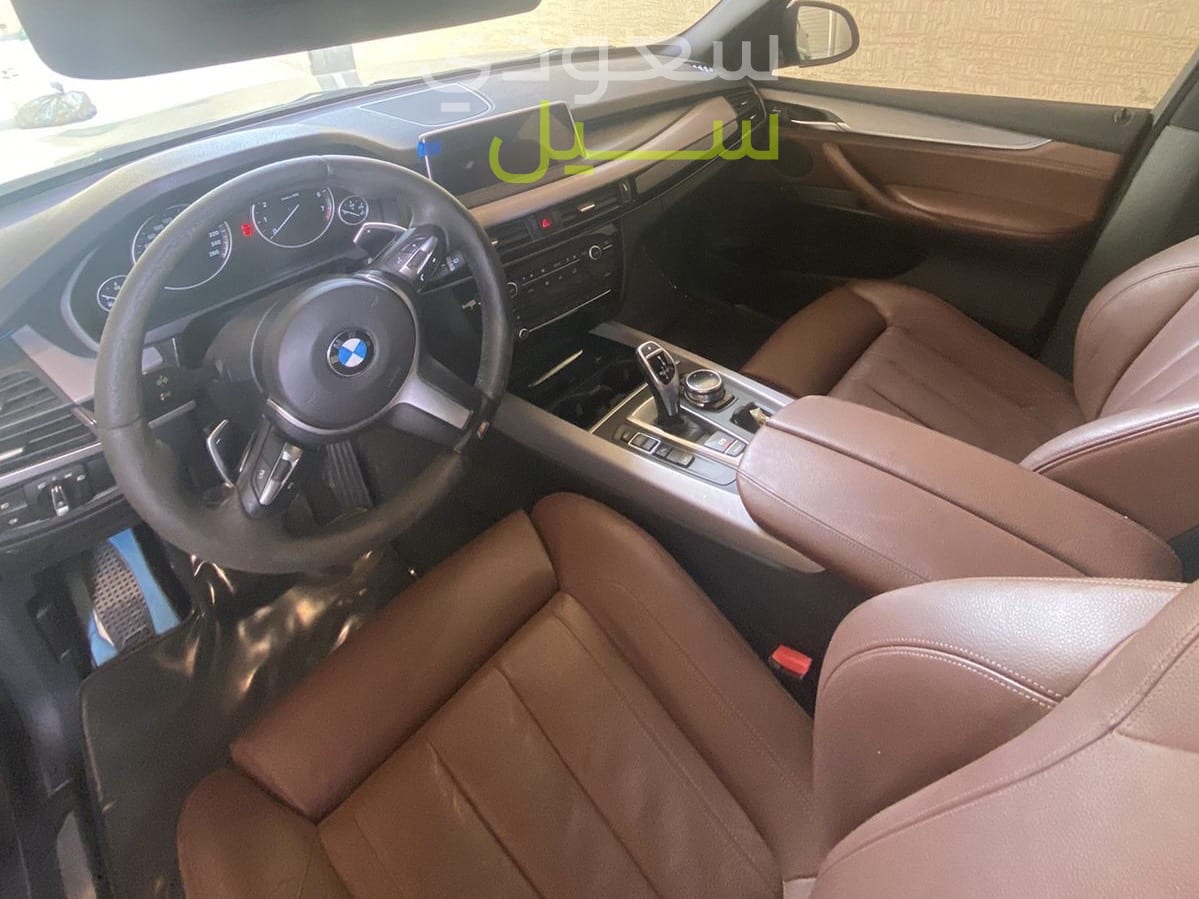 2015 استون مارتن دي بي 9