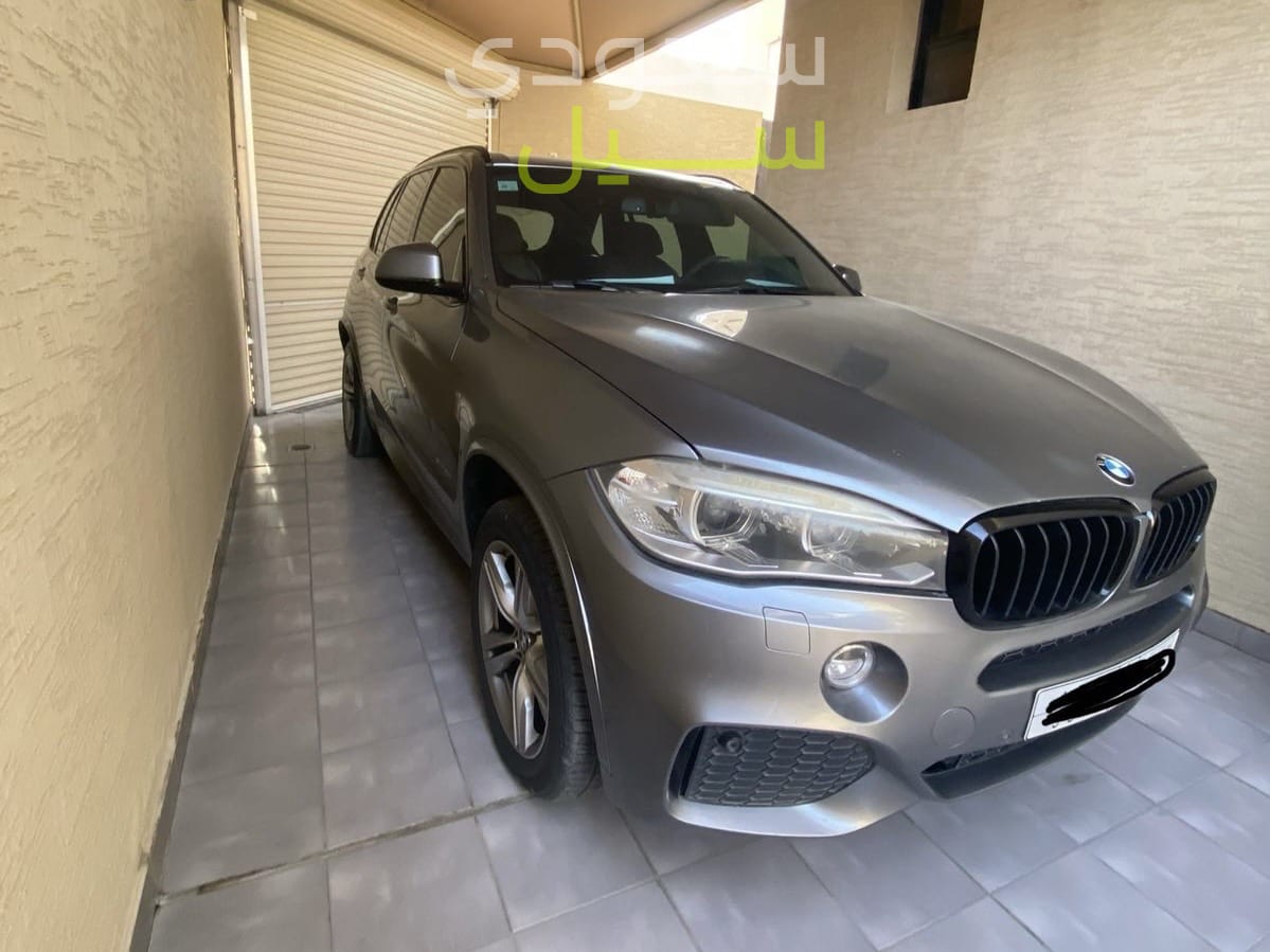 2015 استون مارتن دي بي 9