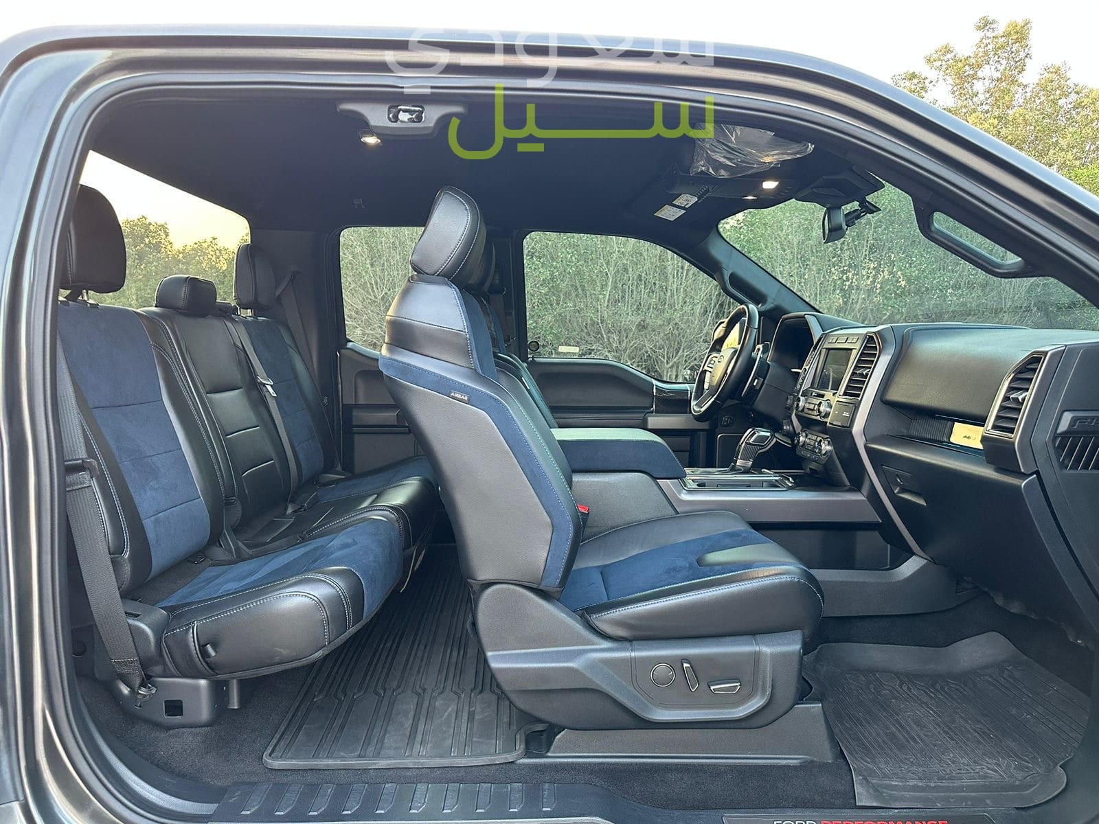 2019 اودي ار 8 في 10 بلس