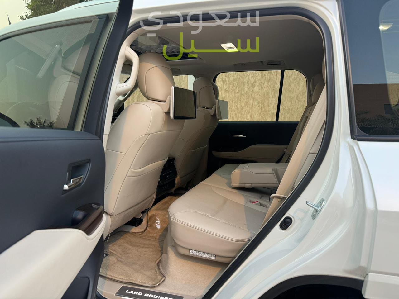 2019 اودي ار 8 في 10 بلس