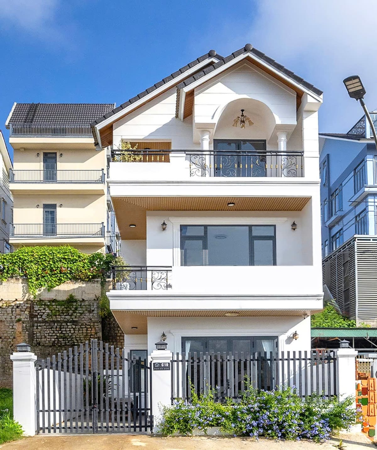 Villa sang trọng đầy đủ tiện nghi sân đậu xe thoải mái