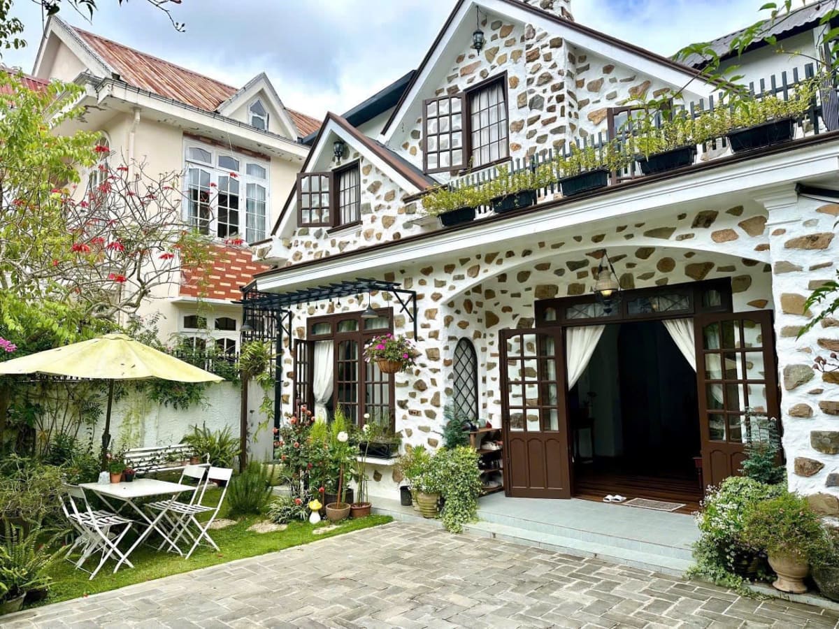 Villa Đà Lạt tiêu chuẩn 5 phòng ngủ đơn đầy đủ tiện nghi