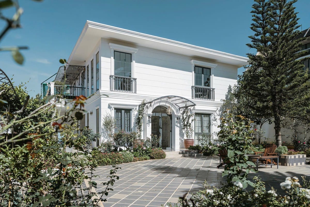 Villa bán cổ điển - máy lạnh riêng mỗi phòng (V-17)