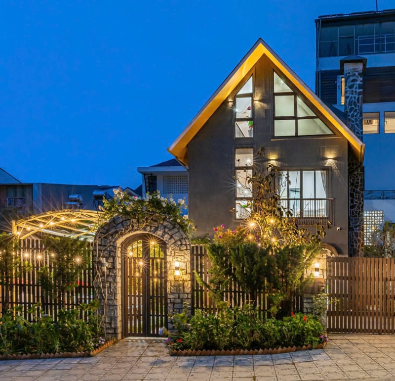 Villa hiện đại sân vườn rộng rãi (V-02)