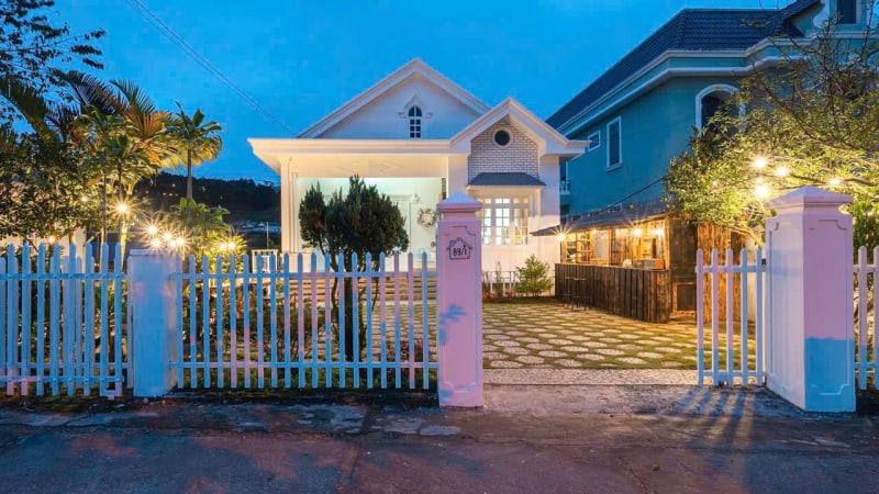 Căn home view đẹp - yên tĩnh - có sân BBQ - có máy chiếu