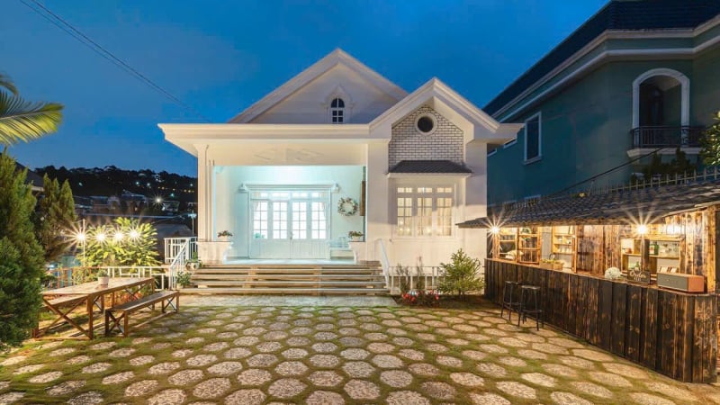 Căn home view đẹp - yên tĩnh - có sân BBQ - có máy chiếu