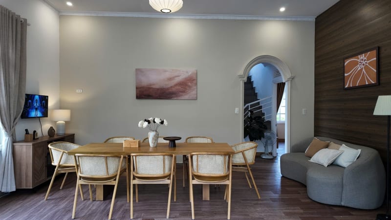 Căn home view đẹp - yên tĩnh - có sân BBQ - có máy chiếu