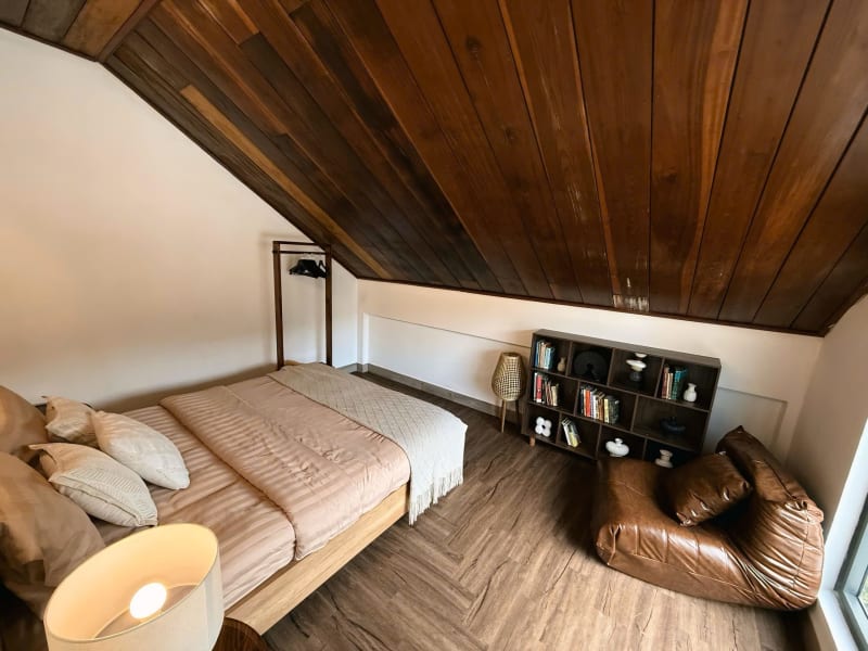 Căn home view đẹp - yên tĩnh - có sân BBQ - có máy chiếu