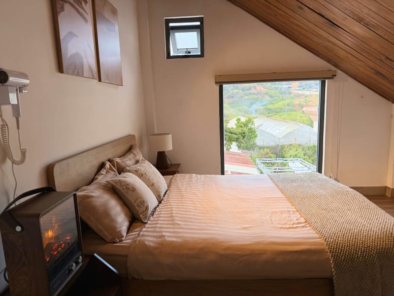 Căn home view đẹp - yên tĩnh - có sân BBQ - có máy chiếu