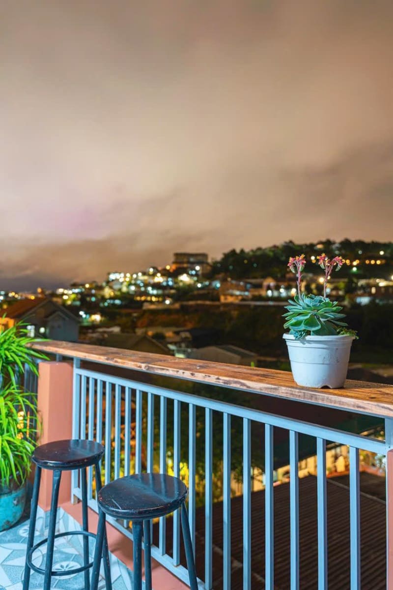 Căn home view đẹp - yên tĩnh - có sân BBQ - có máy chiếu