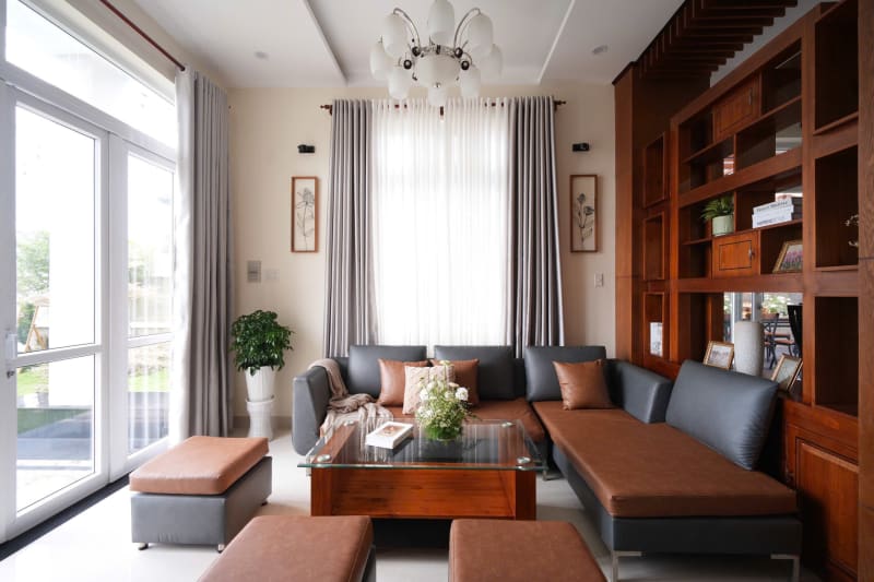 Villa có sân cỏ xanh mát - 5 phòng ngủ đơn - đầy đủ tiện nghi