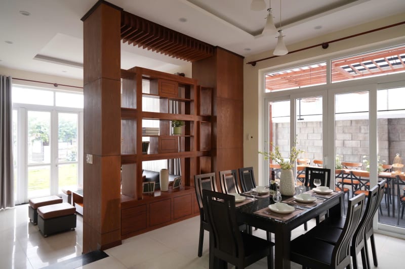 Villa có sân cỏ xanh mát - 5 phòng ngủ đơn - đầy đủ tiện nghi