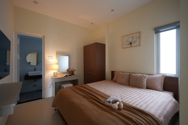 Villa có sân cỏ xanh mát - 5 phòng ngủ đơn - đầy đủ tiện nghi