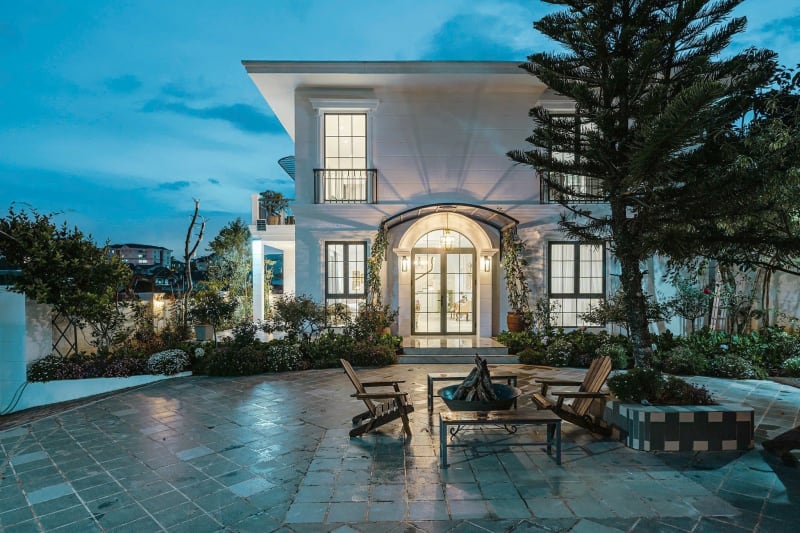 Villa bán cổ điển - máy lạnh riêng mỗi phòng (V-17)