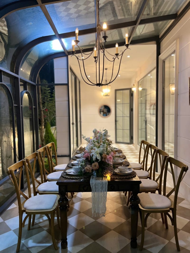 Villa bán cổ điển - máy lạnh riêng mỗi phòng (V-17)