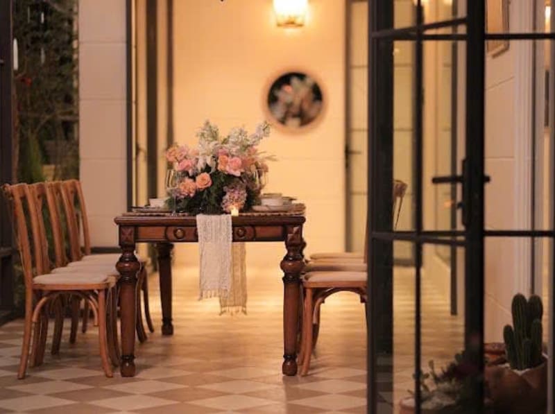 Villa bán cổ điển - máy lạnh riêng mỗi phòng (V-17)