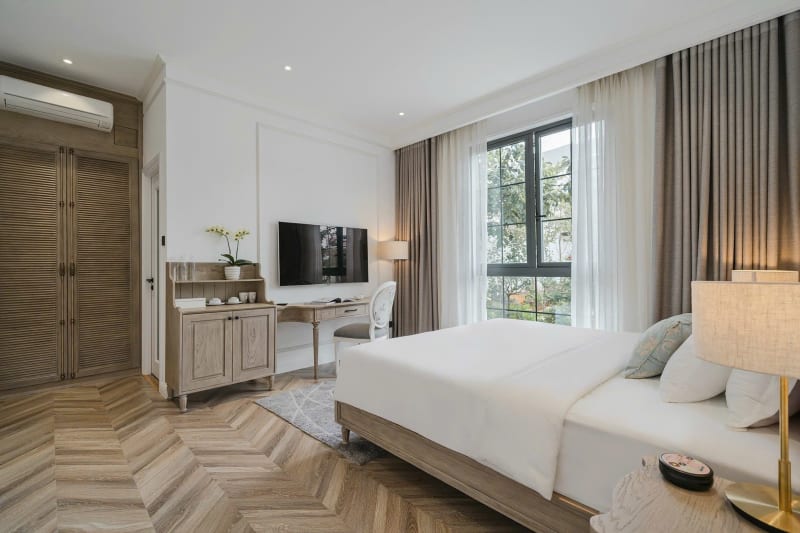 Villa bán cổ điển - máy lạnh riêng mỗi phòng (V-17)
