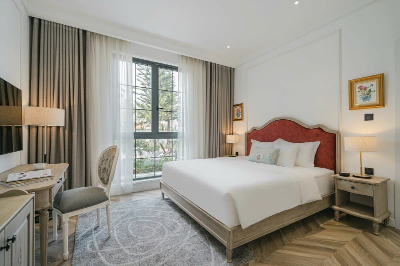 Villa bán cổ điển - máy lạnh riêng mỗi phòng (V-17)