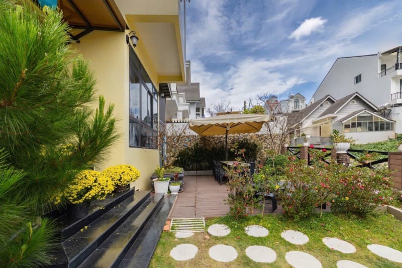 Villa tiện nghi - sân vườn rộng rãi - thuận tiện cho xe 7 đến 29 chỗ