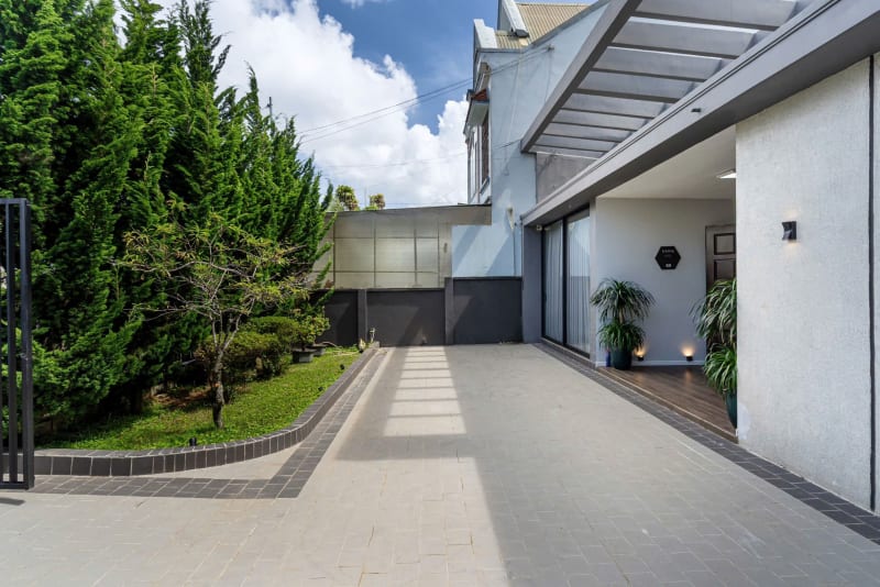 Villa với sân vườn rộng rãi - tiện nghi