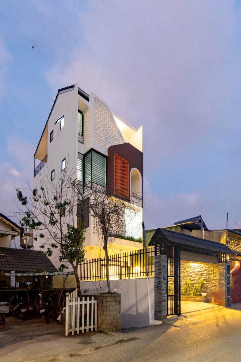 Villa hiện đại với bồn tắm săn mây hiện đại tiện nghi