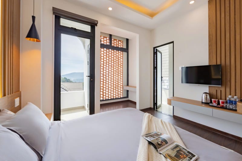 Villa hiện đại với bồn tắm săn mây hiện đại tiện nghi