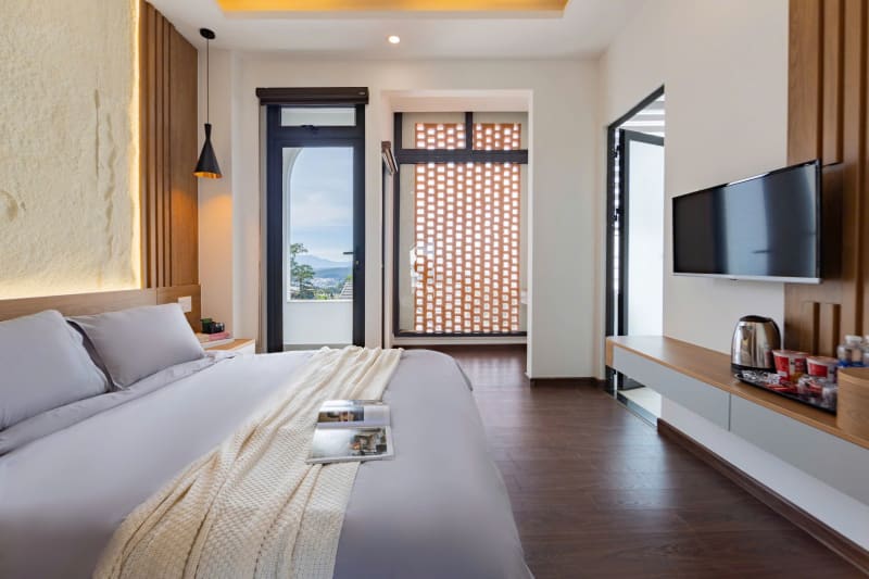 Villa hiện đại với bồn tắm săn mây hiện đại tiện nghi