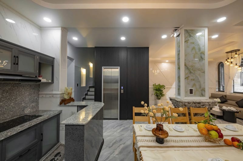 Villa mới xây - giá rẻ - ngay trung tâm (V-30)