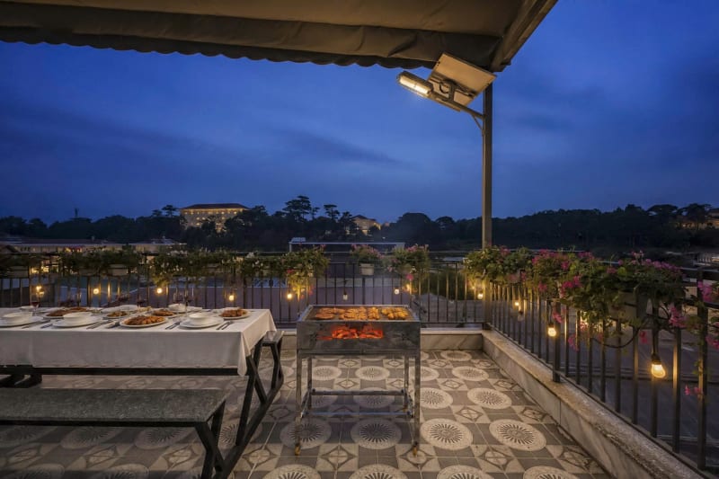 Villa mới xây - giá rẻ - ngay trung tâm (V-30)