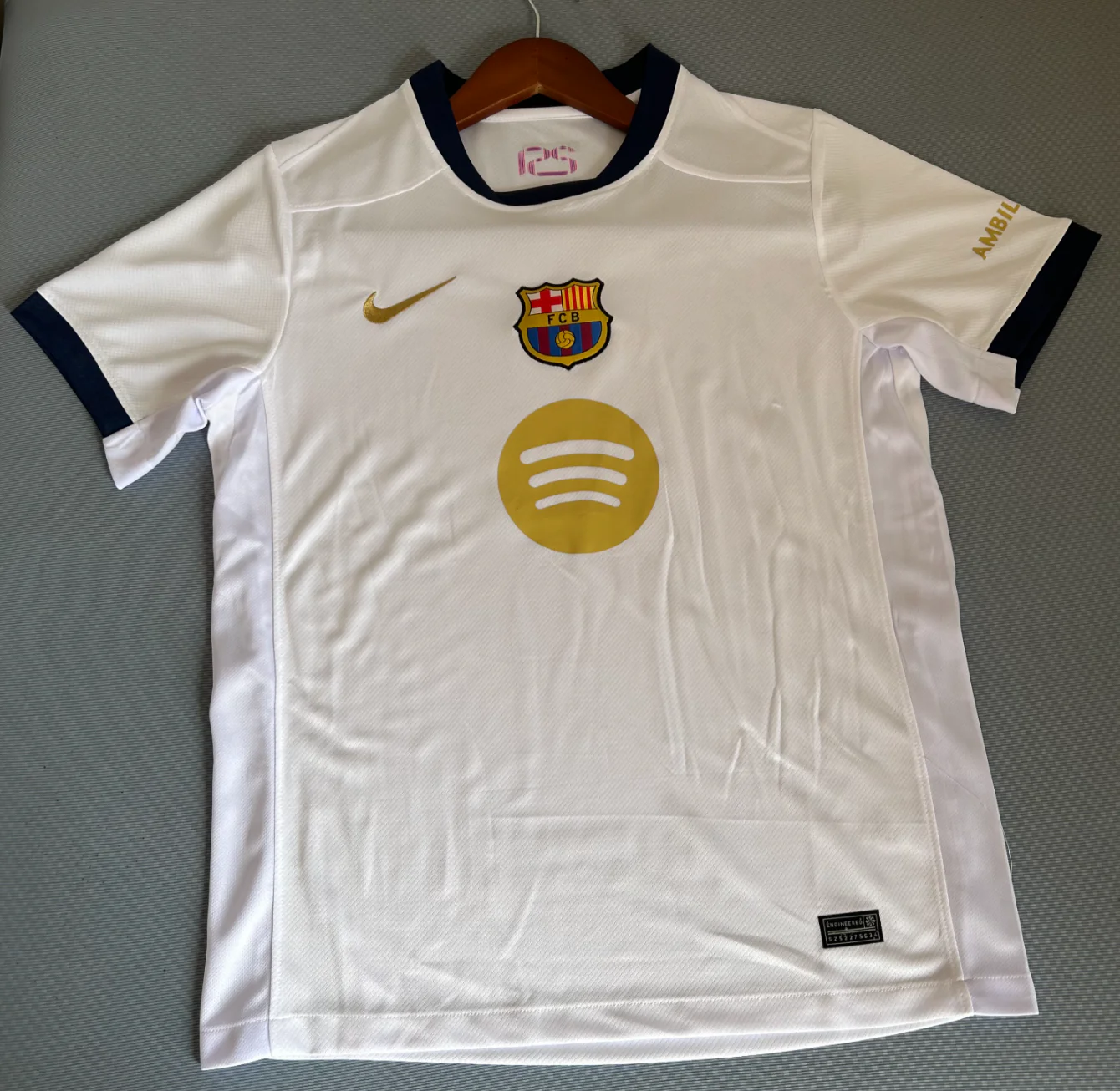 FC Barcelona away shirt 25/26 for kids from 6 to 14 years.