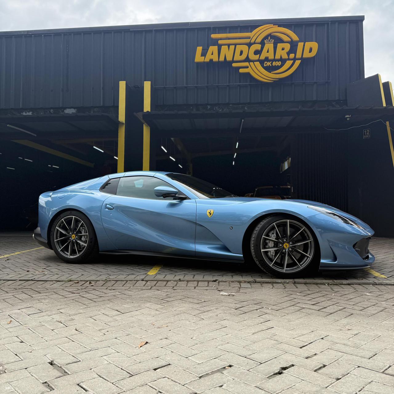 Ferrari 812 GTS 2025