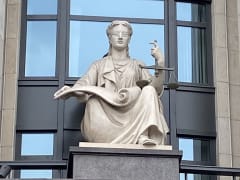 Приостановка деятельности поставщика еды в Петербурге