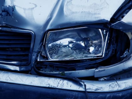 Три автомобиля столкнулись на проспекте Ветеранов