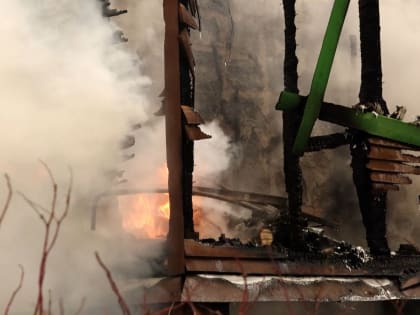 Мужчина растопил буржуйку в бытовке в Ленобласти и погиб