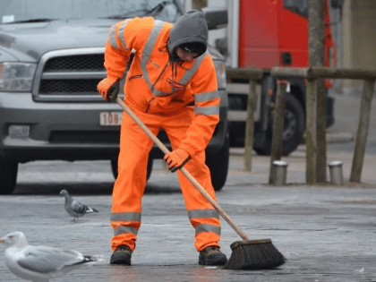 Петербург полностью перейдет на новую систему уборки дворов в 2023 году