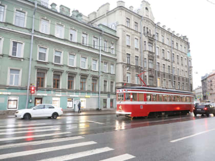 В Петербурге с 1 мая увеличится количество рейсов туристического трамвая