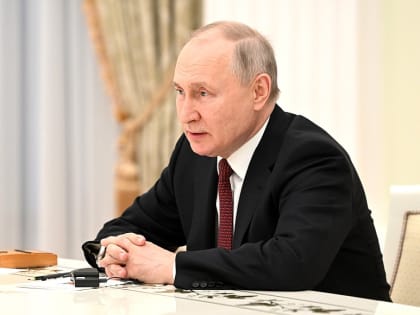 Путин: Россия и Китай обмениваются информацией по линии военных ведомств