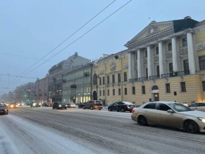 Порывистый ветер и снег настигнут Петербург в тылу циклона 12 марта