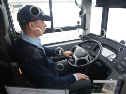 Автобус № 2 в Петербурге изменит маршрут из-за съемок фильма «Битва моторов»