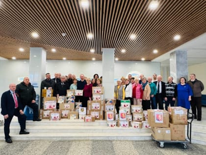 «Своих не бросаем»: в Петербурге «Единая Россия» собрала подарки для бойцов СВО на передовой и в военных госпиталях