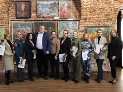 Форум о женщинах в современном мире, концерты, чаепития и личные встречи: единороссы и сторонники партии чествуют петербурженок