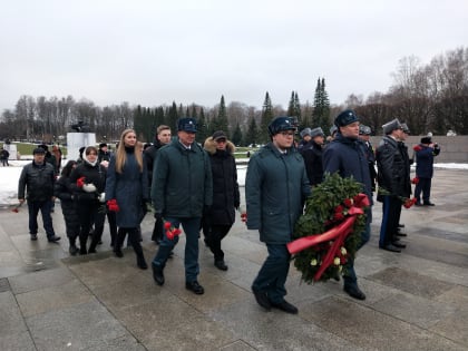 Сотрудники налоговых органов почтили память освободителей Ленинграда