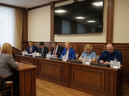 Представители Главного управления Минюста России по Санкт-Петербургу и Ленинградской области совместно с представителями  прокуратуры Санкт-Петербурга и Комитета территориального р