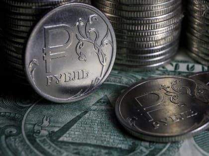 Что, опять? Почему рубль падает и кому от этого лучше