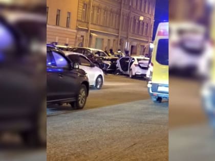 «Мицубиси» столкнулся с «Солярисом» на Рижском проспекте