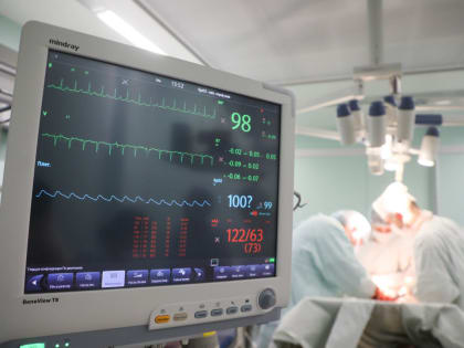 Редкий случай: петербургские врачи извлекли 11 сантиметров катетера из вены пациентки